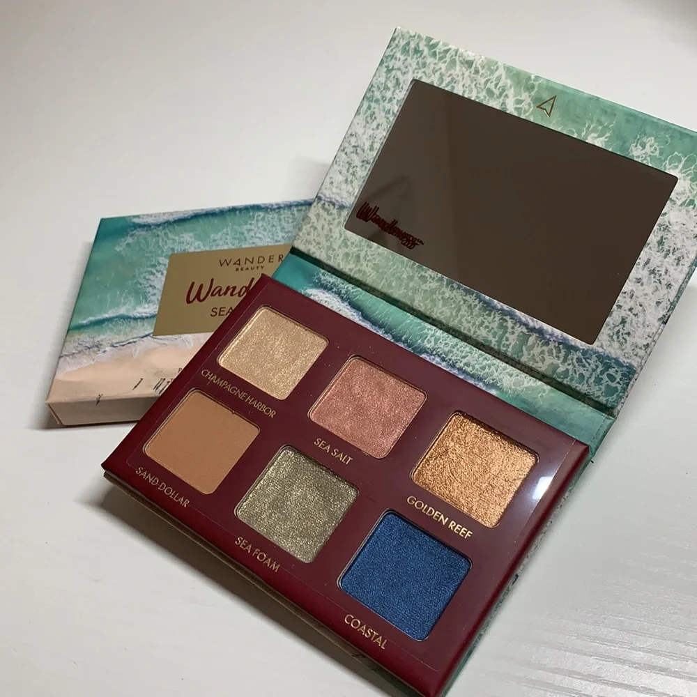 New, never been used. Wander Wanderess seascape eyeshadow palette 🎨